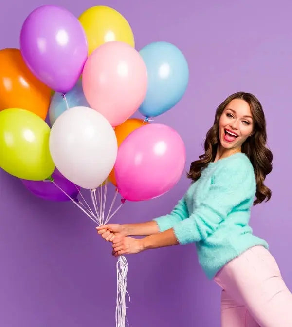 12 Standard Latex Balloons: Helium-Filled